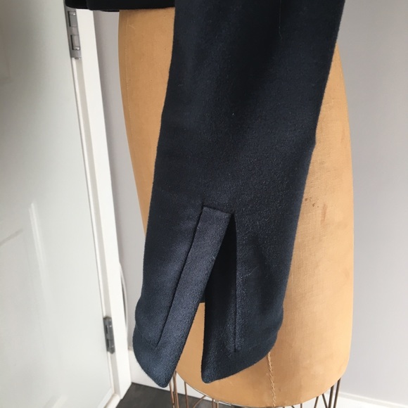 Cropped NADA Jacket - Picture 4 of 6